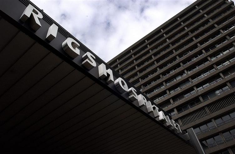 Op mod 300 patienter med lungehindekræft har ikke fået tilbudt den eneste godkendte kemokur på Rigshospitalet men forsøgsmedicin. 