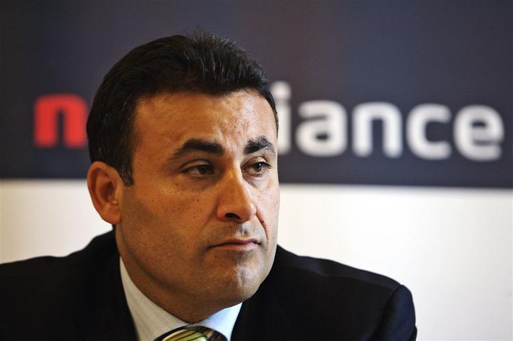 Bagved kan man ane logoet fra dengang Ny Alliance hed Ny Alliance. Nu skal partiet hedde Liberal Alliance. 