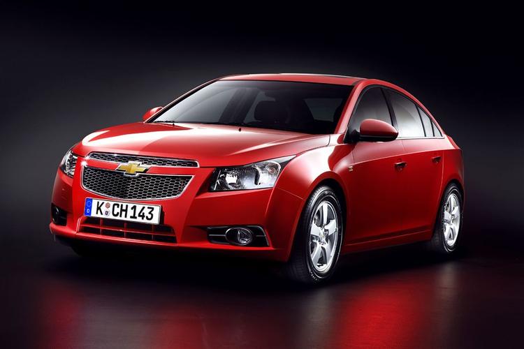 Chevrolet Cruze kommer til Danmark næste forår. Prisen vil nok starte et stykker under 200.000 kroner. 