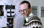Ingvar E. Sigurðsson som kriminalkommisær Erlendur i den interessante nordiske krimi 'Jar City'. Foto fra filmen. 