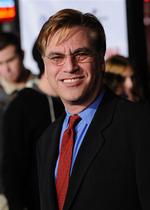 Aaron Sorkin skriver film om Facebook-grundlægger Zuckerberg og folkene bag ham. De første 15 sider er klar, hævder Sorkin. 