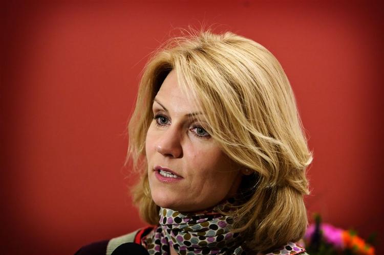 »VK-regeringen har siden 2001 udviklet et hovmodigt og arrogant forhold til regeringsmagten«, siger Helle Thorning-Schmidt. 