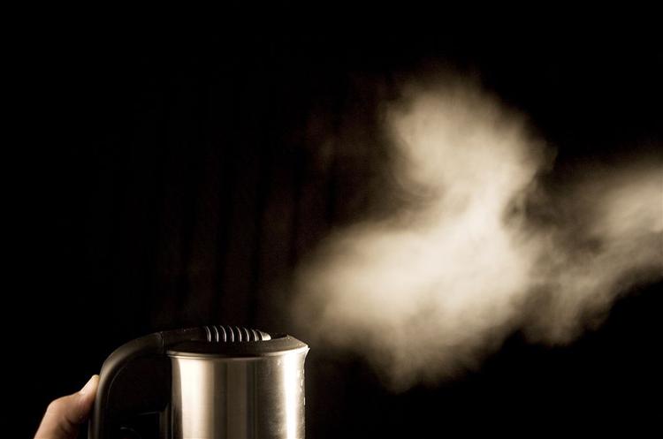 Flere watt giver som tommelfingerregel hurtigere kogende vand, viser et tjek af syv elkedler. 