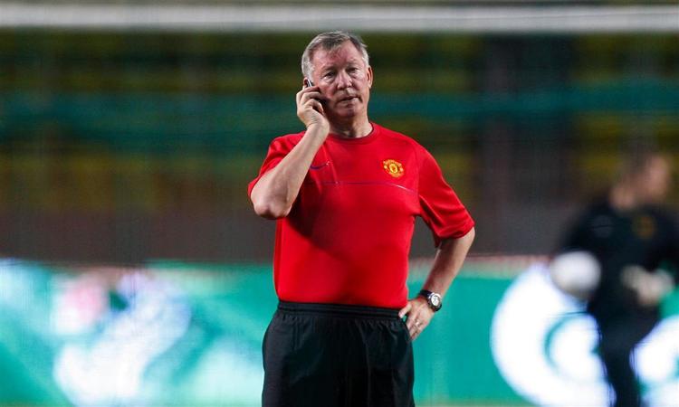 Sir Alex Ferguson var umiddelbart efter lodtrækningen på træningsbanen i Monaco, hvor Manchester United fredag møder Zenit St. Petersborg i Uefas Super Cup. 