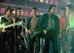 Jackson sammen med sine fem brødre under optagelsen af en Pepsi-reklame i  1984. Fra venstre er det Tito, Jermaine, Jackie, Michael, Randy og Marlon Jackson. 