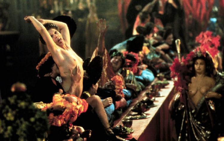 Filmen Caligula er en hamper affære, som den britiske filmcensur nu lidt overraskende har frigivet. Foto fra filmen 
