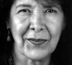 Assia Djebar, hvis pseudonym betyder uforsonlig på arabisk, er født 1936 i Algeriet. I dag bor hun i Paris og New York. Foto: Søren Hartvig 