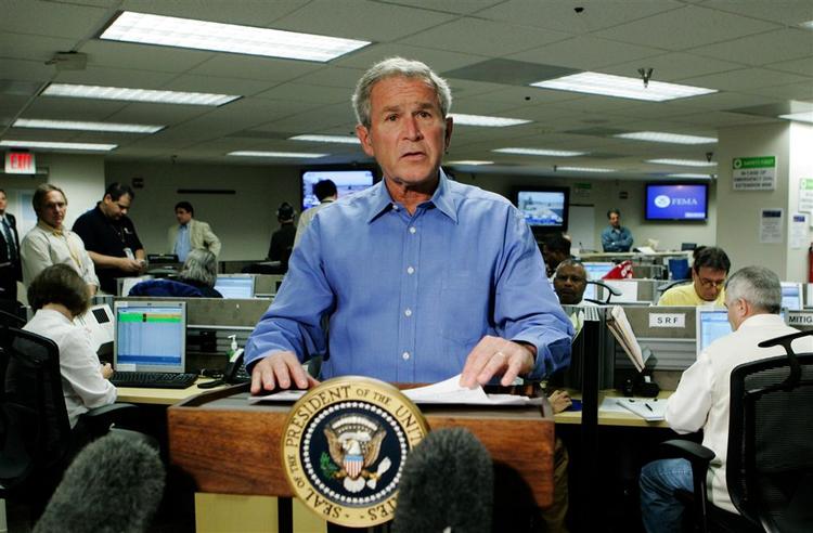 Præsident Bush har haft travlt med at håndtere Gustav-truslen de seneste dage, men i aften holder han en støttetale for John McCain på partikonventet. 
