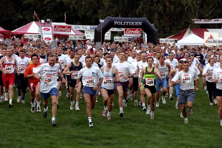 Mens man stadig er i rusen fra stafetten, kan man roligt overveje et nyt mål samtidigt med at man holder stilen, lyder et råd fra en erfaren fem-kilometer-løber. (Arkivfoto) 