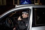 Politiet måtte slå ruderne ind i varebilen, inden de fik overmandet de danske tvillinger. (Arkivfoto) 