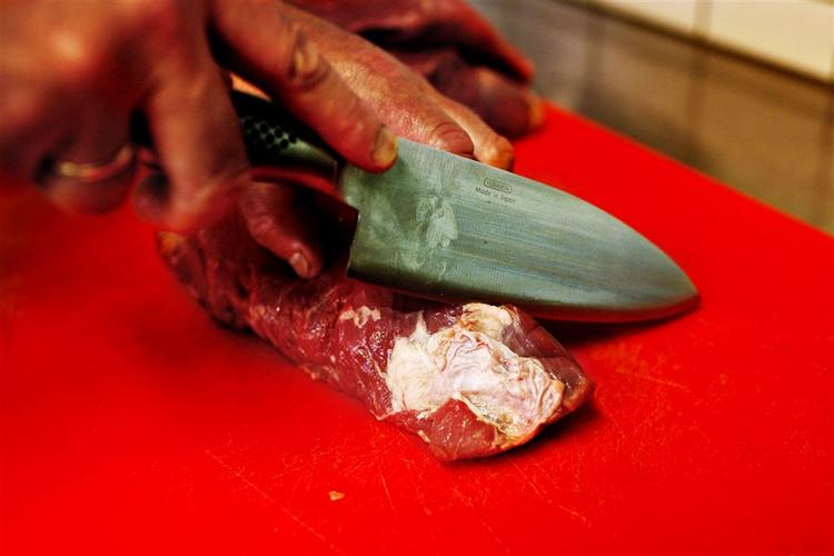 A new chip is being developed to immediately detect bacteria in food 