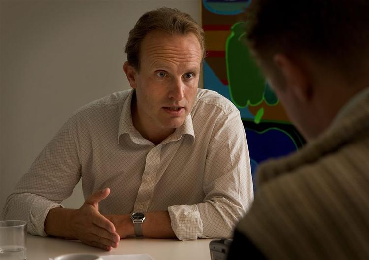 »Jeg kan ikke tale med troværdighed, hvis jeg opfattes som repræsentant for et bestemt politisk parti«, siger Martin Lidegaard, efter han er blevet formand for tænketank 
