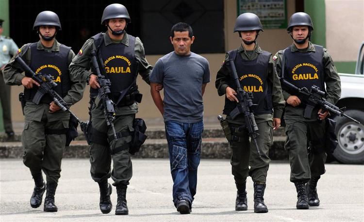 Colombiansk politi anholder mand, der er mistænkt for at være medlem af FARC. 