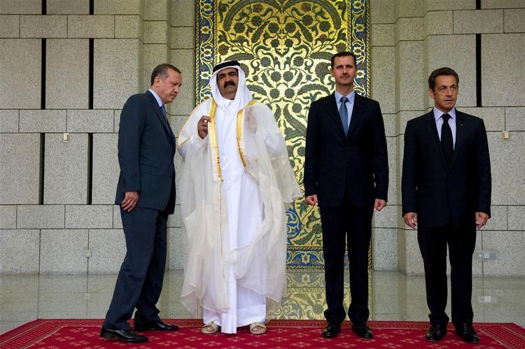 Frankrigs præsident  Nicolas Sarkozy,  Syriens  præsident Bashar Assad, sheik Hamad bin Khalifa Al Than og Tyrkiets premierminister Recep Tayyip Erdogan. 