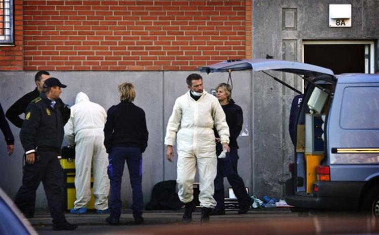 Under ransagningen af lejligheden på Glasvej fandt politiet blandt andte kemikalier, der kan bruges til at fremstille sprængstoffer. 