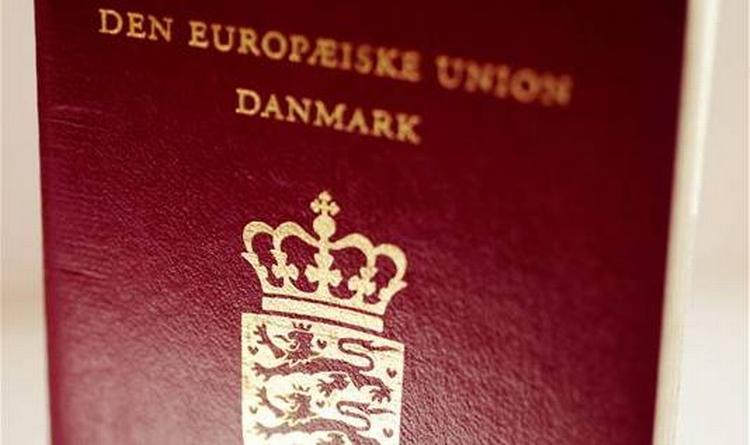 Arbejdet med pas-udstedelser op til ferieperioden går ud over ydelser til de ældre. 