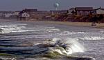 Høje bølger ved Nags Head-stranden i North Carolina varsler Hannas komme. 