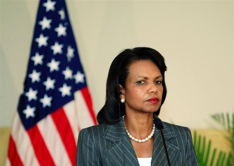 USA's udenrigsminister, Condoleezza Rice, havde en positiv snak med USA's gamle fjende, Libyens Muammar Gaddafi. 