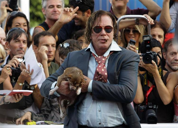 Mickey Rourke spiller hovedrollen i 'The Wrestler', men fik ikke prisen som bedste mandlige hovedrolle. Den pris gik til italieneren Silvio Orlando for præstationen i 'Il Pappa di Giovanna'. 