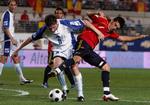David Villa (th) blev Spaniens matchvinder i en smal 1-0-sejr mod Bosnien-Hercegovina. 