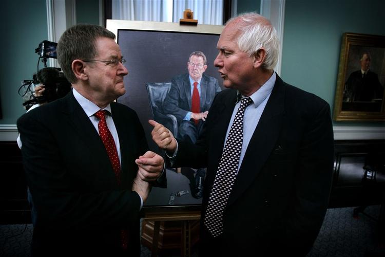 Poul Nyrup Rasmussen og Svend Auken holdt hver en bevæget tale på S-kongressen i Aalborg i dag. Arkivfoto. 