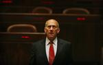 Ehud Olmert har begået dobbelt korruption, mener israelsk politi. 