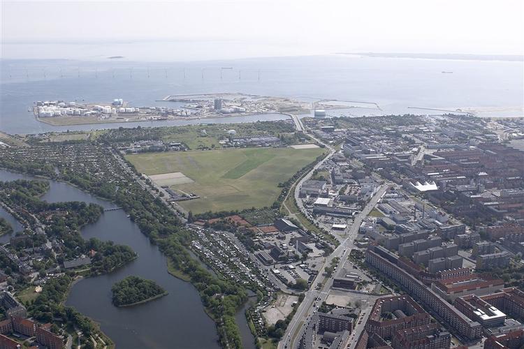 Kløvermarken med Kløverparken og Prøvestenen i baggrunden. 
