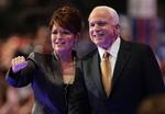 Sarah Palin indtog rampelyset på republikanernes konvent. Spørgsmålet er, hvordan vælgerne reagerer på hende. 