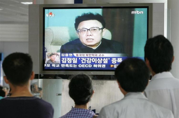 Sydkoreanere følger med i nyhederne om den nordkoreanske leder. 