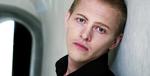 Thure Lindhardt har succes og kan bryste sig af titlen 'Danmarksmester i billetsalg'. 