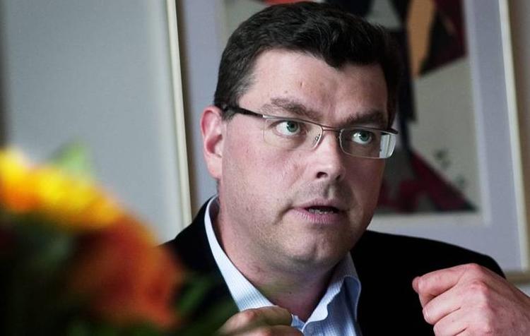 Mogens Jensen vil gerne have DR's nye formand til at sætte de to DR- bestyrelsesmedlemmer Ole Hyltoft og Katrine Winkel-Holm på plads. 