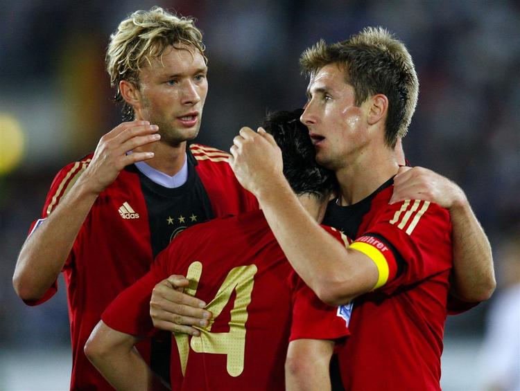 Miroslav Klose (til højre) var en tysk enmandshær i Finland. 