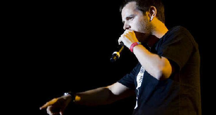 Mike Skinner, her på Roskilde Festival 2008. Det nye album fra The Streets er et af årets højdepunkter, mener Politikens anmelder. Foto: Thomas Borberg