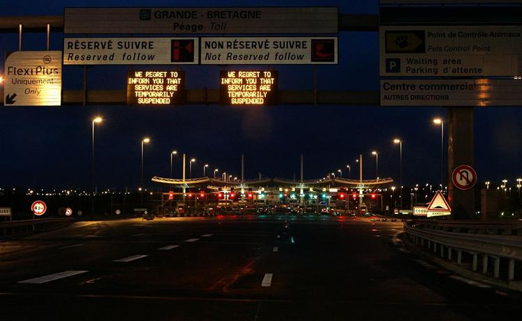 Betalingsautomater ne på den franske side af tunnelen har været lukket siden i går. 