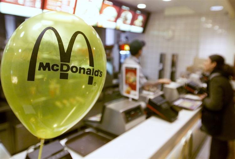 Hos McDonald's i Danmark følger der ikke længere musikafspillere, der kan spille op til 115 decibel med i et happy meal. 