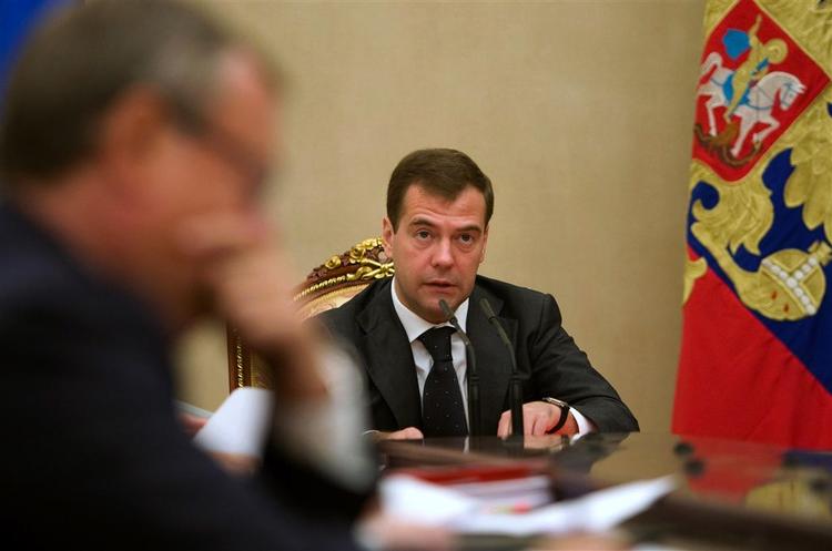Den russiske præsident, Dmitri Medvedev - her under et tidligere møde i Kreml - vil ikke lade et kommende georgisk medlemskab af Nato hindre et nødvendigt angreb på Georgien i fremtiden. 