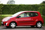 Renault Twingo skiller sig ud fra de fleste andre småbiler – den fås nemlig kun som tredørs. 