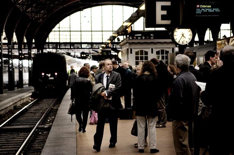 Passagererne kommer til at opleve flere togaflysninger den næste måneds tid. Arkivfoto. 