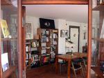 På et hjørne af Ryesgade og Til Sortedam Dossering ligger en nyåbnet bogcafé med udeservering, billig kaffe og nøje udvalgt litteratur. 