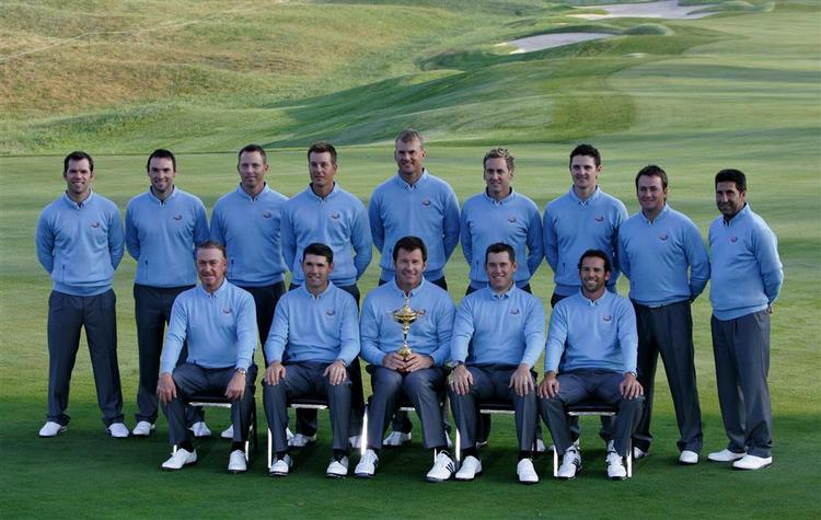 Søren Hansen (stående nummer tre fra venstre) er en af fire Ryder Cup-debutanter på Europas hold. 