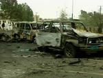 Seks yemenitiske soldater, fire civile og seks angribere, den ene af hvilke bar et sprængstofbælte, blev dræbt under angrebet. 