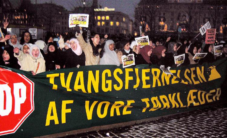 Danmark gentager fejl fra USA og lægger op til stadig større afstand til muslimerne, mener  Jacob Holdt. Foto: Jacob Holdt 