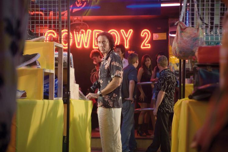 Nicolas Cage spiller lejemorderen Joe i genindspilningen af Pang-brødrenes film 'Bangkok Dangerous'. Foto fra filmen. 