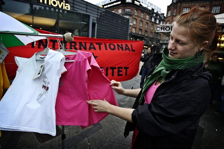 Foto fra Rådhuspladsen i forbindelse med byretssagen mod bagmændene bag firmaet 'Lovers and fighters'. Om to uger kommer sagen for Højesteret. Arkivfoto: Jens Dresling 