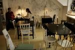 Bogcaféen Rayuela på Fælledvej har en varm og personlig atmosfære og giver smagsløgene helt uprøvede oplevelser. 