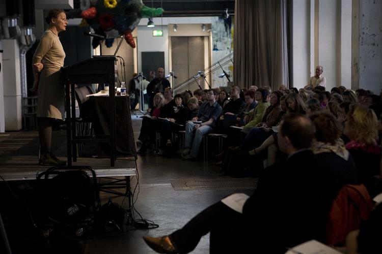 Sekretariatschef for den norske ligelønskommission, Jorun Hjertø, holdt i april oplæg om det norske arbejde til et debatmøde, arrangeret af FOA. 