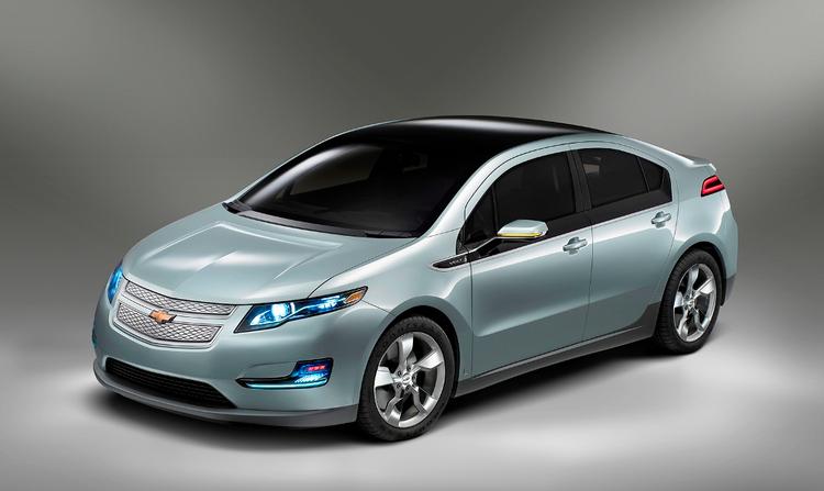 TIL OPLADNING. Cheverolet Volt vil for det meste køre på el, men har en benzinmotor i reserve til de længere ture. Bilen kan ventes til Europa i 2011. 