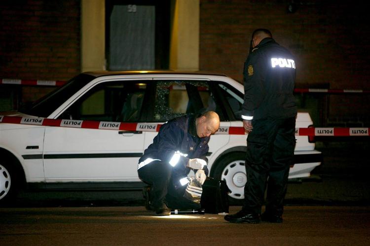 Efter nogle dage uden skyderier i København blev der igen skudt på åben gade i nat. Denne gang i Vanløse. 