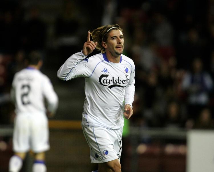 FCK har Cesar Santin, der her har scoret til 2-0 mod AaB. Men OB har Djiby Fall og han er skræmmende god, mener Ståle Solbakken. 