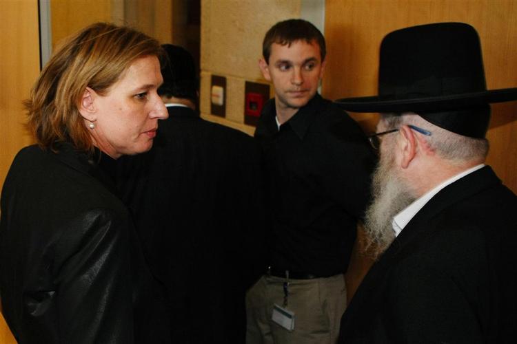 Israels udenrigsminister Tzipni Livni fotografet i sit ministerium i dag. Nu bliver hun Israels kommende premierminister. 